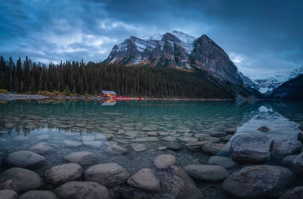 Hermoso Lago Las Montañas —  Fotos de Stock