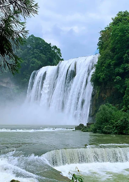 Bella Cascata Nella Foresta — Foto Stock