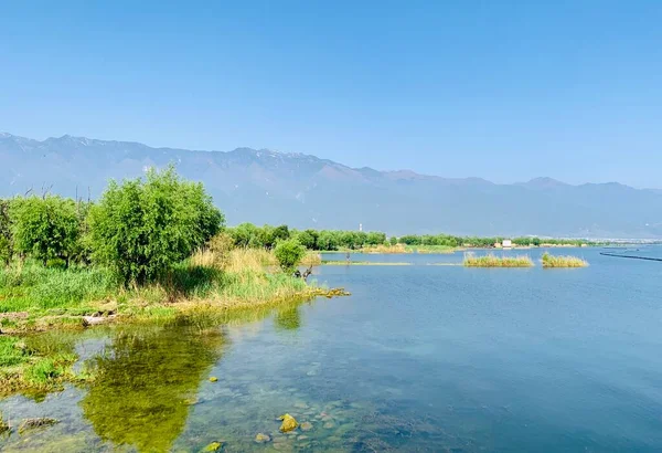 Stock image beautiful landscape with lake and mountains