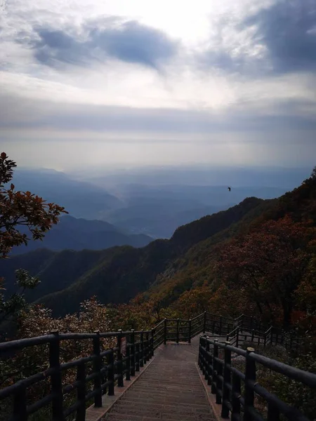 Bela Paisagem Com Uma Montanha Lago — Fotografia de Stock