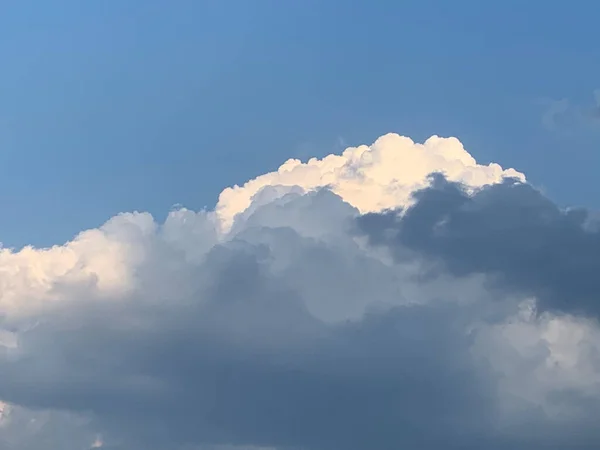 stock image beautiful clouds in the sky