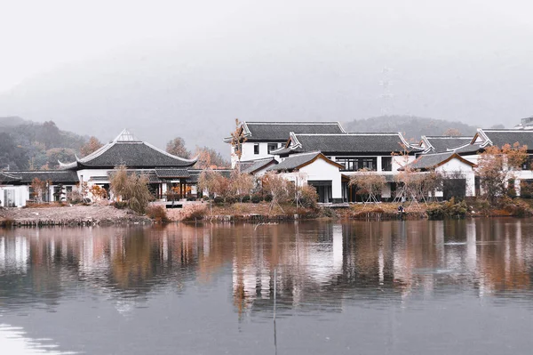 Bella Vista Sulla Città Del Lago Mattino — Foto Stock