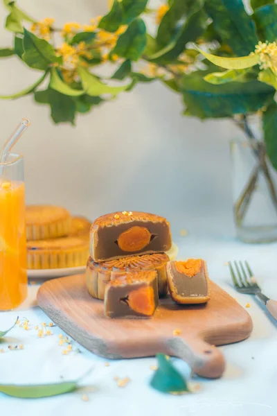 Delicious Cake Caramel Honey — Stock Photo, Image
