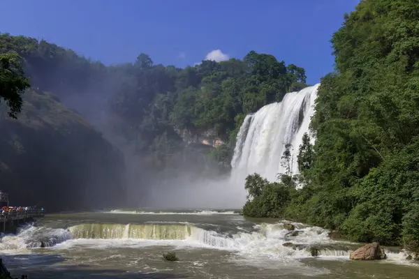 Bella Cascata Montagna — Foto Stock