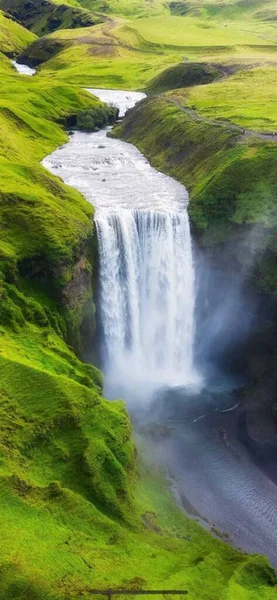 Bella Cascata Montagna — Foto Stock