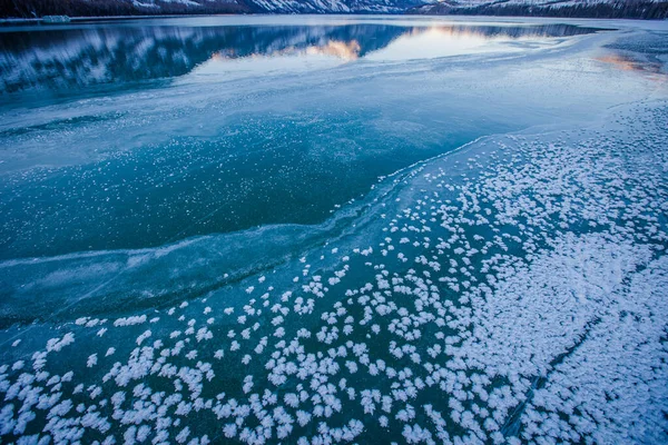 Lago Congelado Invierno —  Fotos de Stock