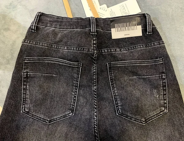 Jeans Pantalones Sobre Fondo Blanco — Foto de Stock
