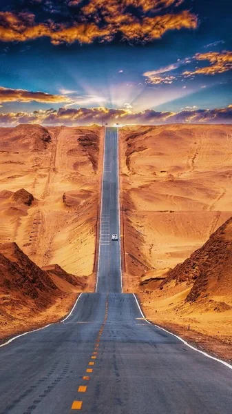 road in the desert, the view from the top