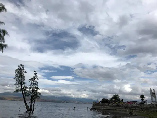 Pemandangan Indah Danau Pagi Hari — Stok Foto
