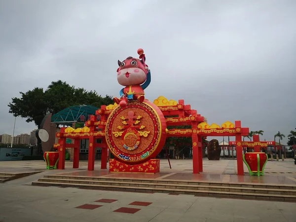 chinese new year, the red dragon statue in the city