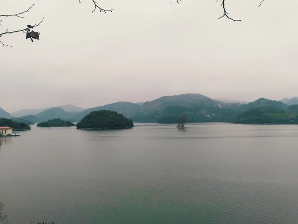 Pemandangan Indah Danau Pegunungan — Stok Foto