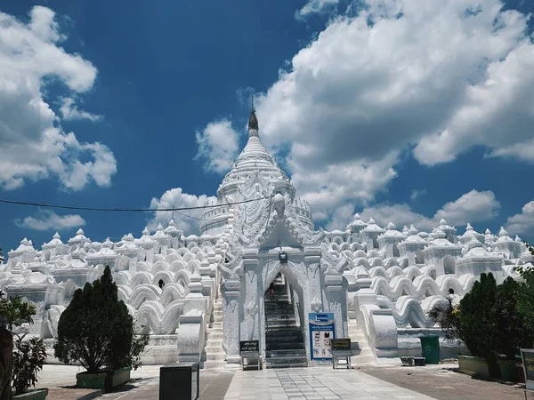 the temple of the emerald buddha in the city of thailand