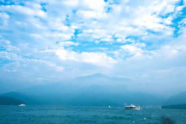 Pemandangan Indah Dengan Perahu — Stok Foto