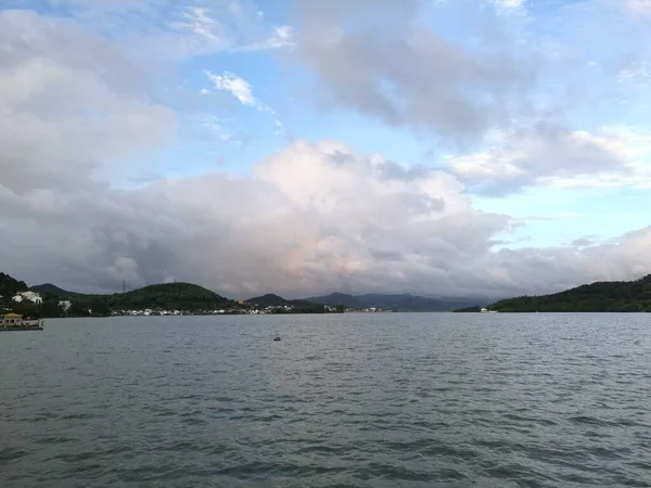 Lanskap Danau Pegunungan — Stok Foto