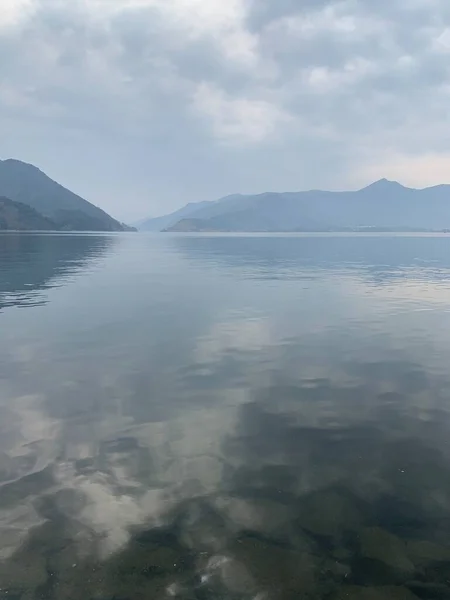 Pemandangan Indah Dengan Danau Alam — Stok Foto