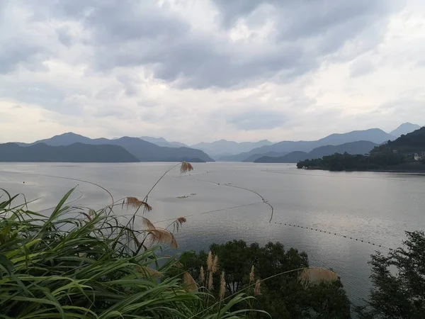 Pemandangan Danau Pegunungan — Stok Foto