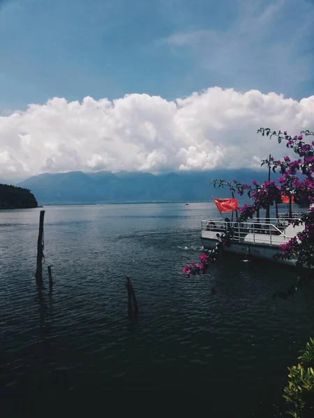 Lanskap Danau Pegunungan — Stok Foto