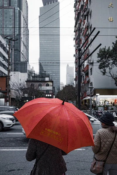 rainy weather, new york city, manhattan, rain, people, architecture,