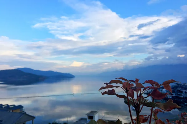 Pemandangan Indah Dengan Danau Pegunungan — Stok Foto