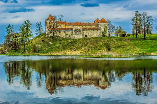 Facade of beautiful ancient ukrainian castle in Lviv region — Stock Photo, Image