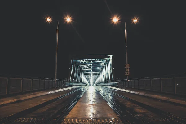 Καλό Riverfront Δούναβη Στην Μπρατισλαβα Πρωτεύουσα Της Σλοβακίας — Φωτογραφία Αρχείου