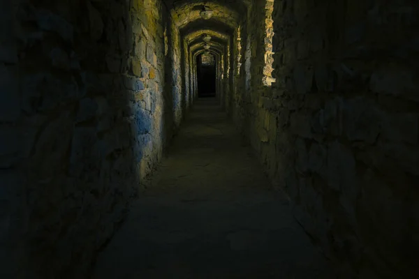 Medieval Castillo Vacío Pasillo Crepúsculo Frío Asustadizo Ambiente Pasaje Sin — Foto de Stock