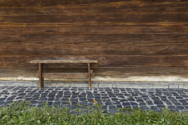 Rustic Back Yard Garden Space Wooden Empty Bench Paved Road — Stock Photo, Image