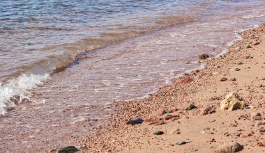 Kumlu taş kıyı şeridi perspektif desenli manzaralı açık alan basit arka plan su alanı 