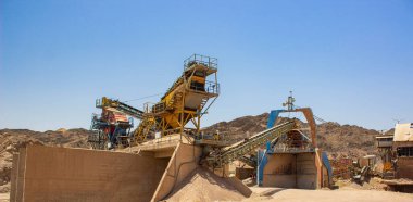 Orta Doğu 'da endüstriyel nesne kazma fabrikası taş ocağı nesnesi