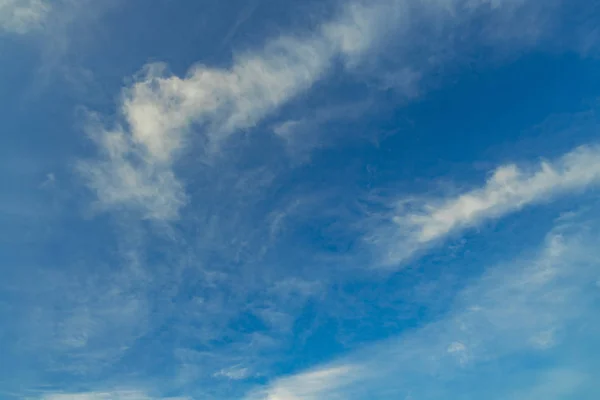 Blauer Himmel Weiße Wolken Einfache Natur Ansicht Hintergrund Tapete — Stockfoto