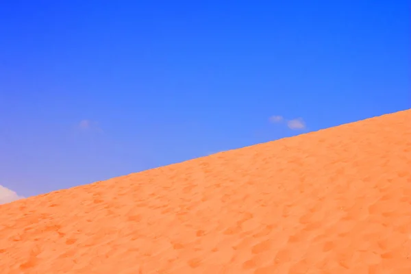 Пустеля Піщана Дюна Горизонт Фону Діагональна Лінія Порожнім Синім Небом — стокове фото