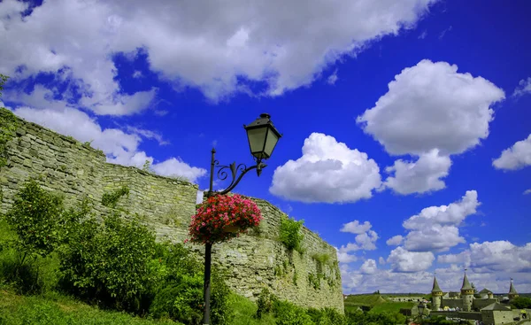 Conto Fadas Europeu Medieval Cidade Rua Fora Marco Paisagismo Vista — Fotografia de Stock