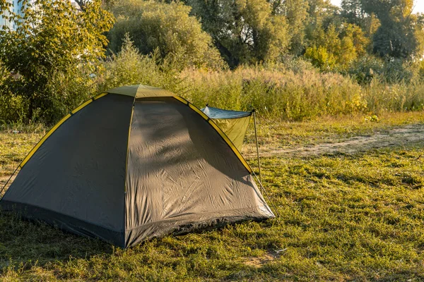 Camp Zelt Tourismus Und Wochenende Lifestylekonzept Fotografie Ohne Menschen Rande — Stockfoto