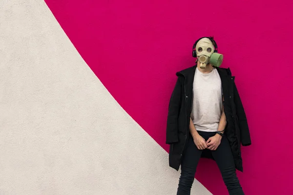 Hombre Adulto Máscara Gas Retrato Hipster Colores Moda Fotografía Posando — Foto de Stock