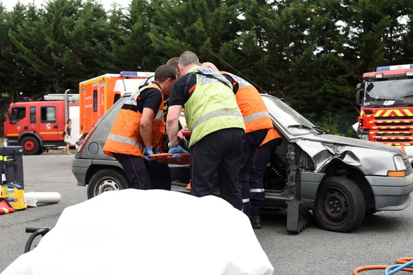 Französische Feuerwehr im Einsatz — Stockfoto