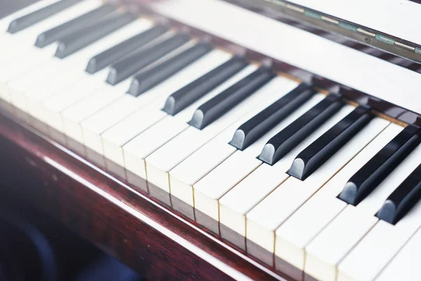 Klavierjazz-Instrument, Nahaufnahme von Klaviertastatur, Klaviertastatur — Stockfoto