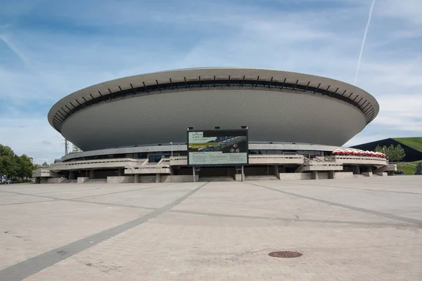 Katowice, Spodek sportowe i hala rozrywkowa. Otwarty w maju 1971 — Zdjęcie stockowe