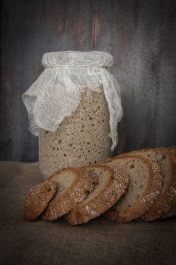 Çavdar unu hamur mayası ekmek.