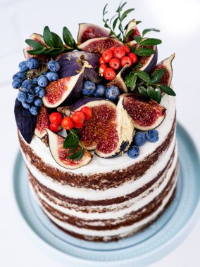 Sonbahar doğum günü katmanlı incir pastası