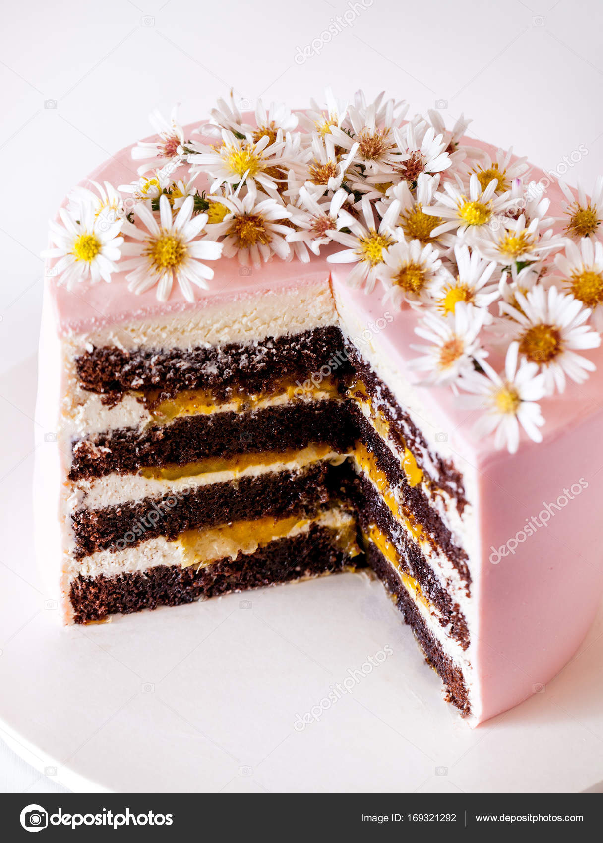 Gateau De Mangue Au Chocolat Tranche Decore Avec Une Fleur De Marguerite Image Libre De Droit Par Antonina Latayko Gmail Com C Gateau De Mangue Au Chocolat Tranche Decore Avec Une Fleur De Marguerite Image Libre De Droit Par Antonina Latayko Gmail Com C