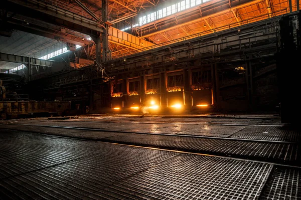 Working open hearth furnace — Stock Photo, Image