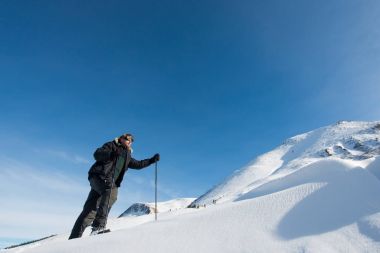dağcı karlı dağlarda trekking Polonyalılar ile