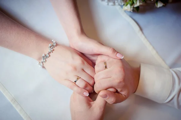 Alguns Amantes Dão Mãos Mãos Humanas Homem Mulher — Fotografia de Stock