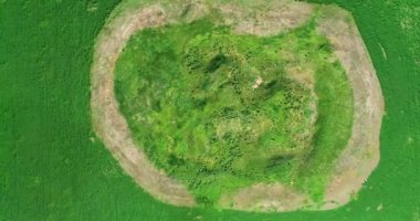 İskitler Kralı Solokha 'nın mezar höyüğünün manzarası, hava manzarası..