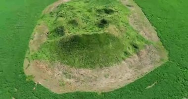 İskitler Kralı Solokha 'nın mezar höyüğünün manzarası, hava manzarası..