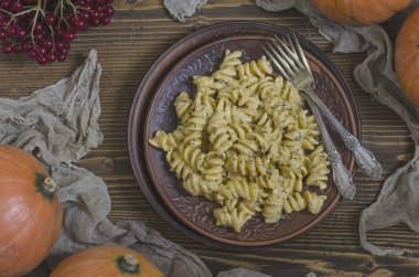 Makarna kabak krema sos ve mavi peynir ile  