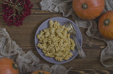 Makarna kabak krema sos ve mavi peynir ile  