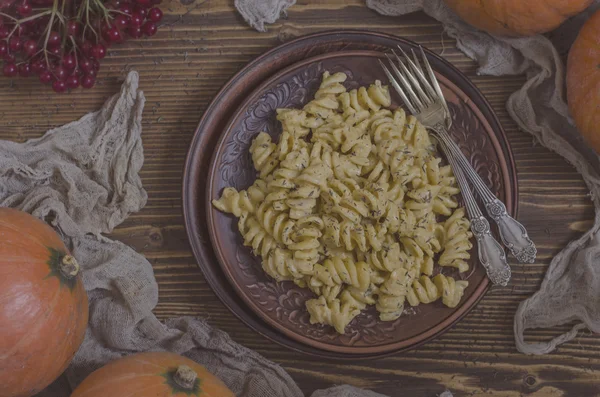 Pasta con salsa de crema de calabaza y queso azul —  Fotos de Stock