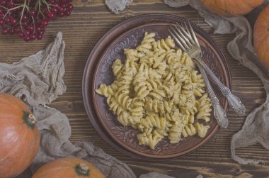 Makarna kabak krema sos ve mavi peynir ile  