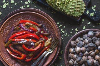 Meze patlıcan Biber soğan ve balsamik sirke  